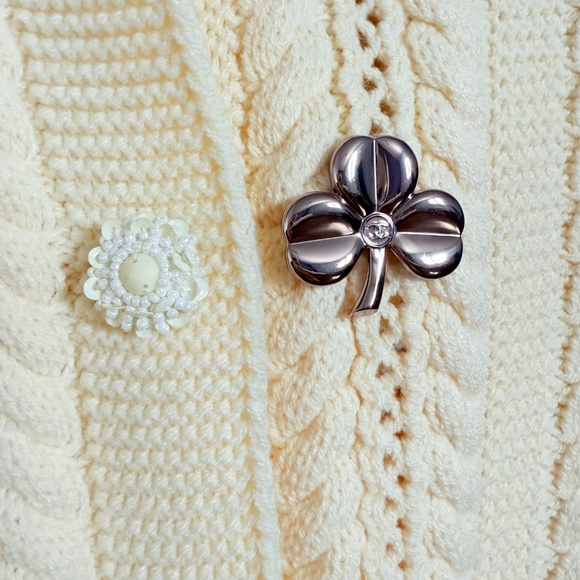 CHANEL Three Leaf Clover CC Pin Brooch - Picture 5 of 5
